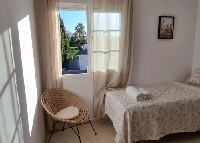 Casa vacanze 3-Bedroom House With A Private Sunny Garden And Community Pool In Marbella Near Puerto Banus *